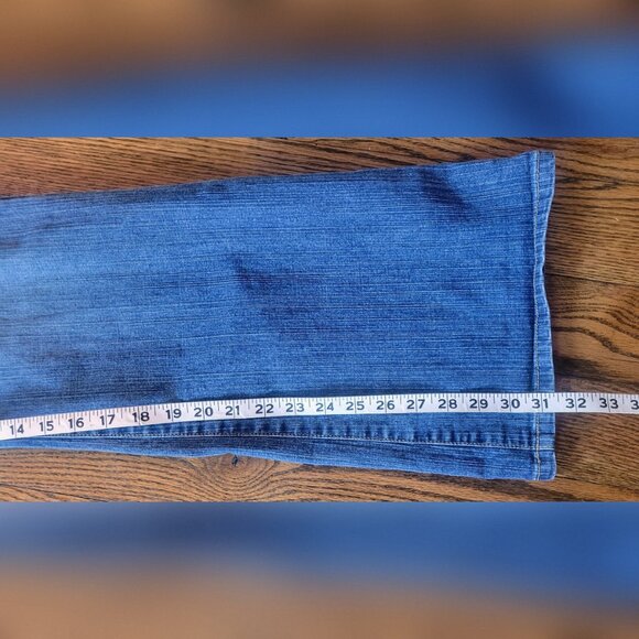 Jones Wear Jeans - Picture 3 of 6